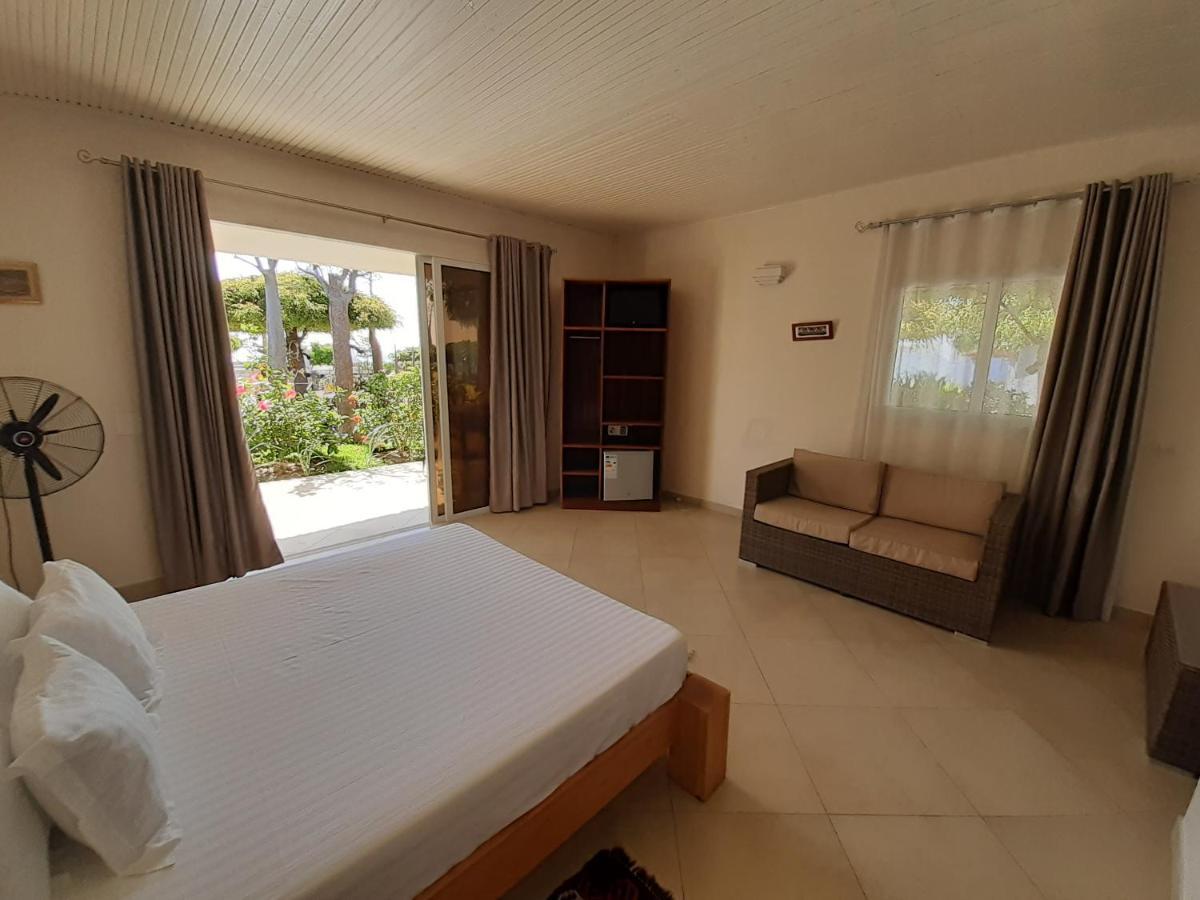 Hotel Aux 2 Metis Toliara Exterior foto
